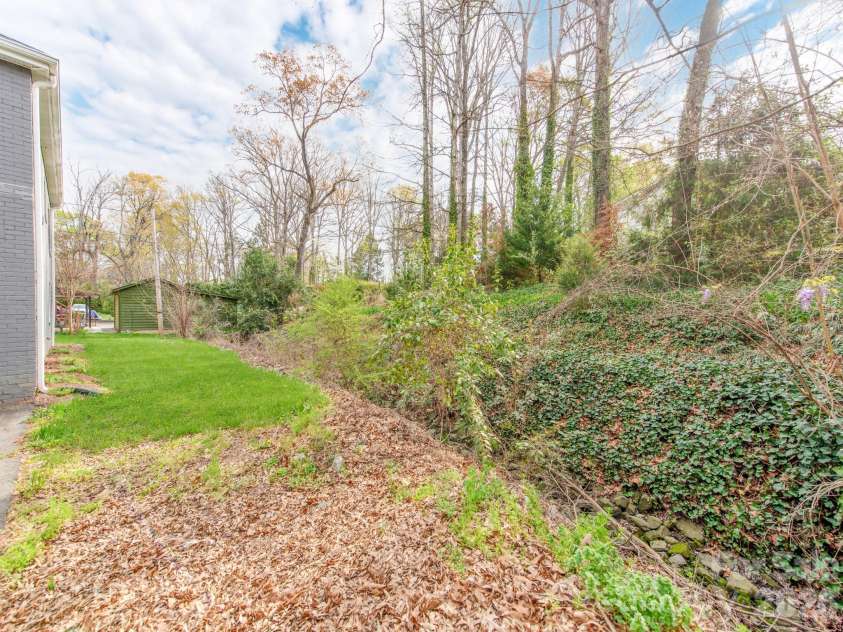 1106 South Street, Gastonia, NC 28052.  MLS# CAR4358490, YatesRealty ID 7422. 