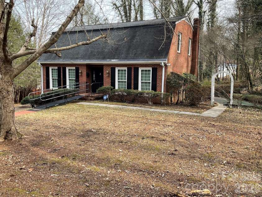 822 Westminster Circle, Lenoir, NC 28645.  MLS# CAR4325662, YatesRealty ID 7423. 