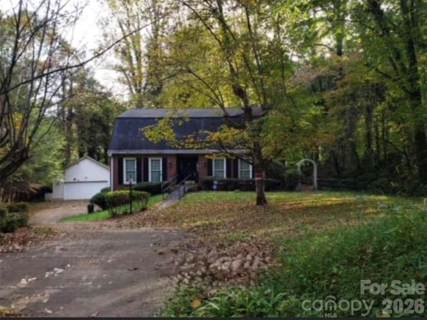 822 Westminster Circle, Lenoir, NC 28645.  MLS# CAR4325662, YatesRealty ID 7423. 