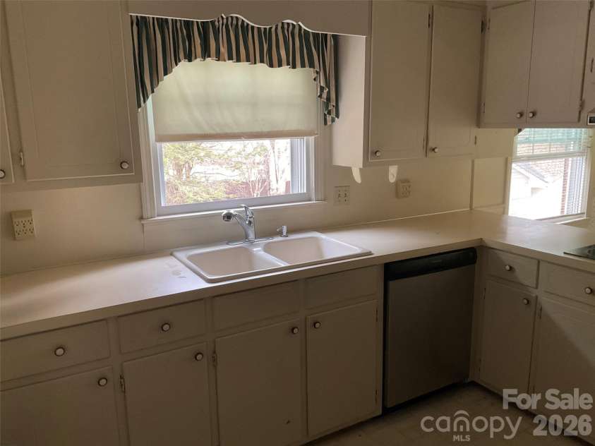 822 Westminster Circle, Lenoir, NC 28645.  MLS# CAR4325662, YatesRealty ID 7423. 