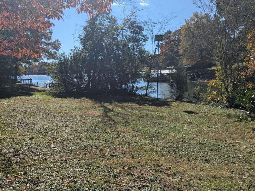 137 Hideaway Lane, Mooresville, NC 28117.  MLS# CAR4313154, YatesRealty ID 7424. 