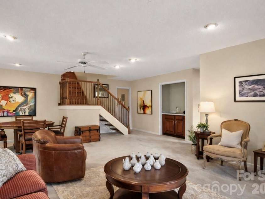 2902 Timber Trail, Asheville, NC 28804.  MLS# CAR4176254, YatesRealty ID 7425. 