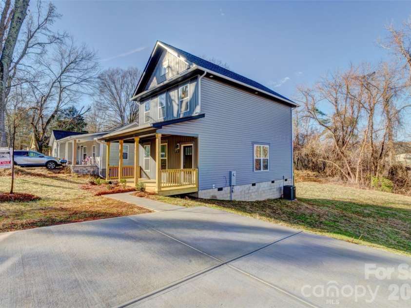 102 Park Street, Shelby, NC 28150.  MLS# CAR4329815, YatesRealty ID 7426. 