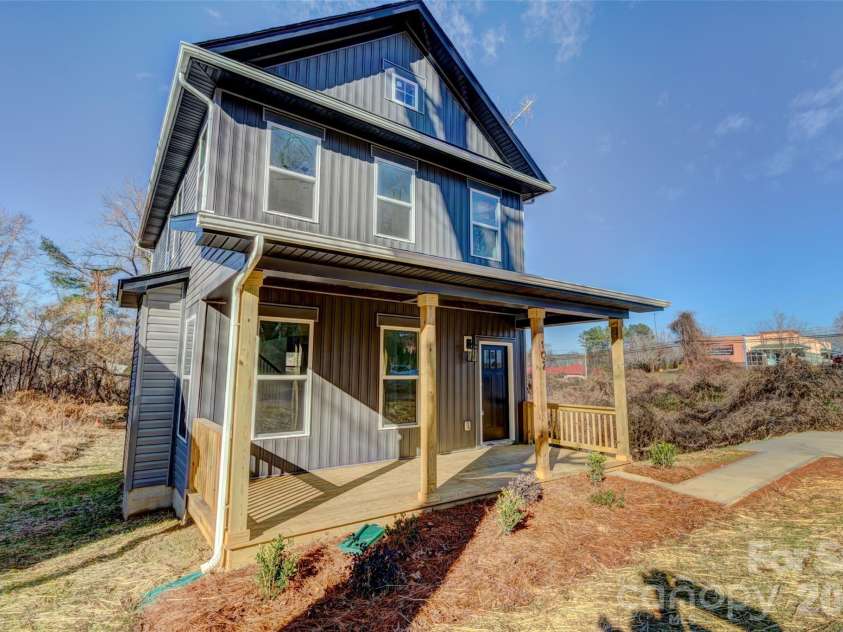 102 Park Street, Shelby, NC 28150.  MLS# CAR4329815, YatesRealty ID 7426. 