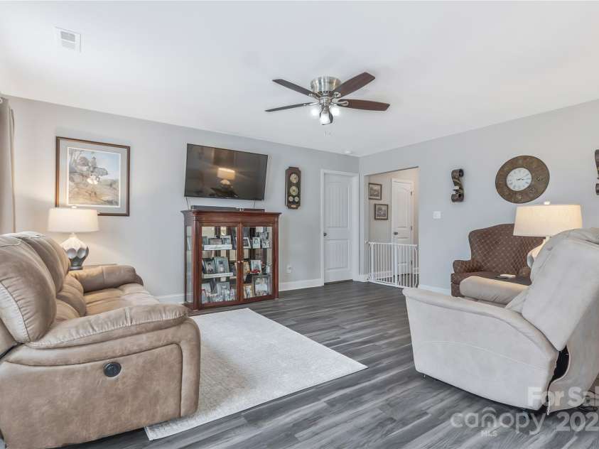 5118 Sedgefield Drive, Lancaster, SC 29720.  MLS# CAR4238189, YatesRealty ID 7426. 