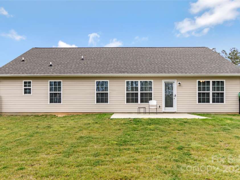 5118 Sedgefield Drive, Lancaster, SC 29720.  MLS# CAR4238189, YatesRealty ID 7426. 