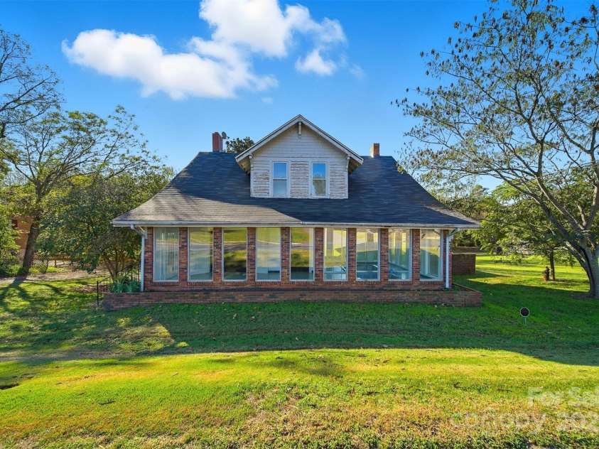 105 2nd Avenue, Catawba, NC 28609.  MLS# CAR4315128, YatesRealty ID 7428. 