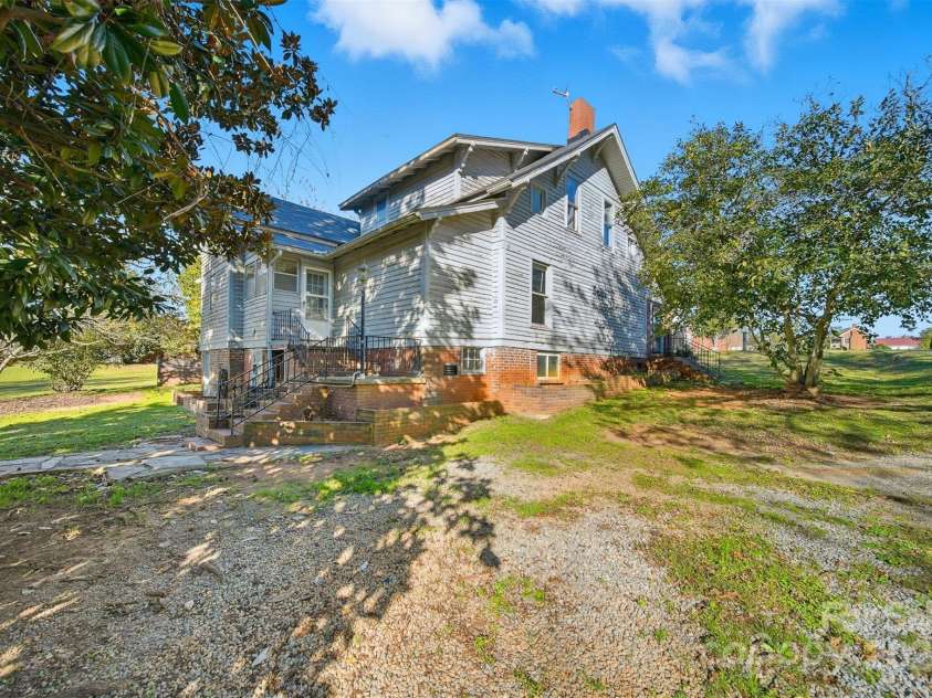 105 2nd Avenue, Catawba, NC 28609.  MLS# CAR4315128, YatesRealty ID 7428. 
