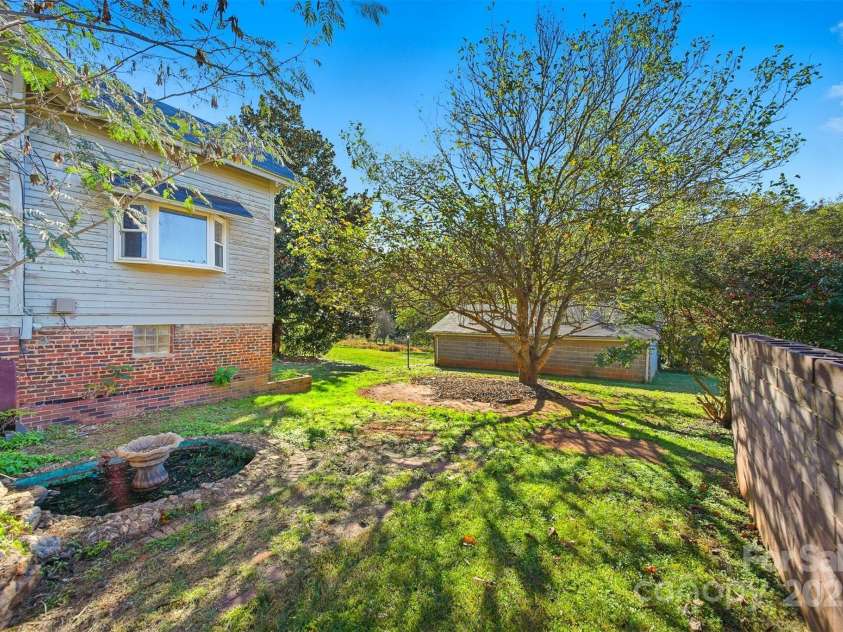 105 2nd Avenue, Catawba, NC 28609.  MLS# CAR4315128, YatesRealty ID 7428. Courtyard Area