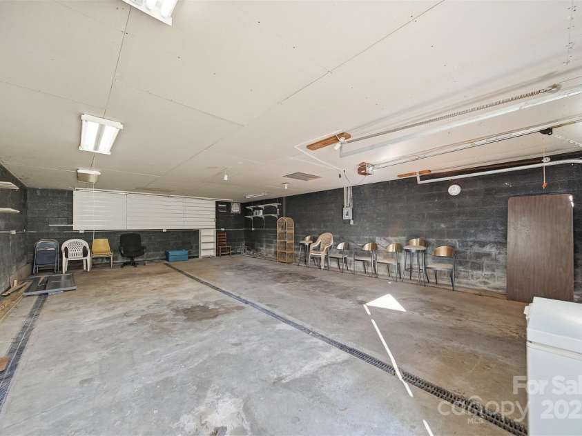 105 2nd Avenue, Catawba, NC 28609.  MLS# CAR4315128, YatesRealty ID 7428. Detached Garage/Workshop