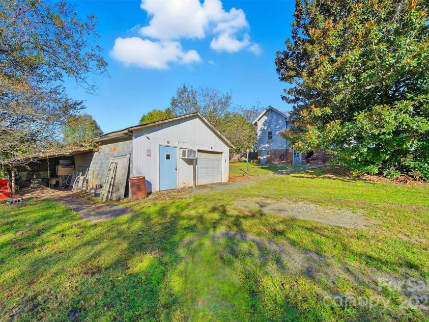 105 2nd Avenue, Catawba, NC 28609.  MLS# CAR4315128, YatesRealty ID 7428. Detached Garage/Workshop