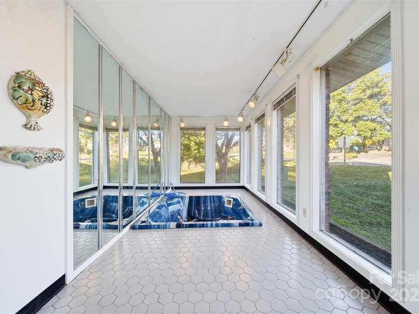 105 2nd Avenue, Catawba, NC 28609.  MLS# CAR4315128, YatesRealty ID 7428. Front Sunroom