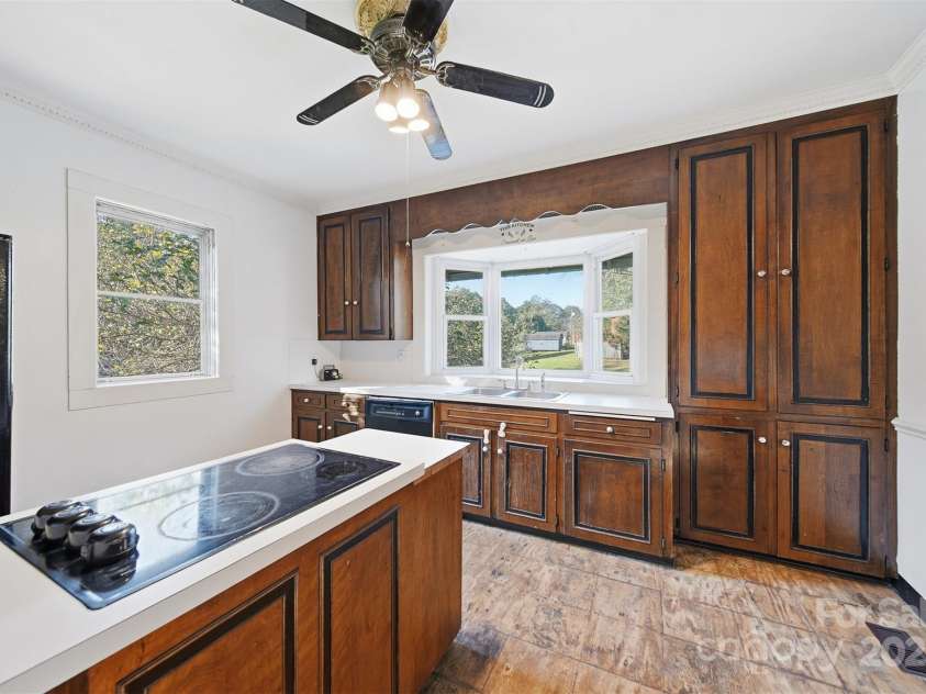 105 2nd Avenue, Catawba, NC 28609.  MLS# CAR4315128, YatesRealty ID 7428. Kitchen