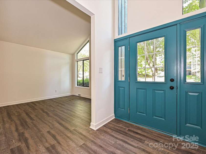 6745 Thermal Road, Charlotte, NC 28211.  MLS# CAR4245099, YatesRealty ID 7428. 