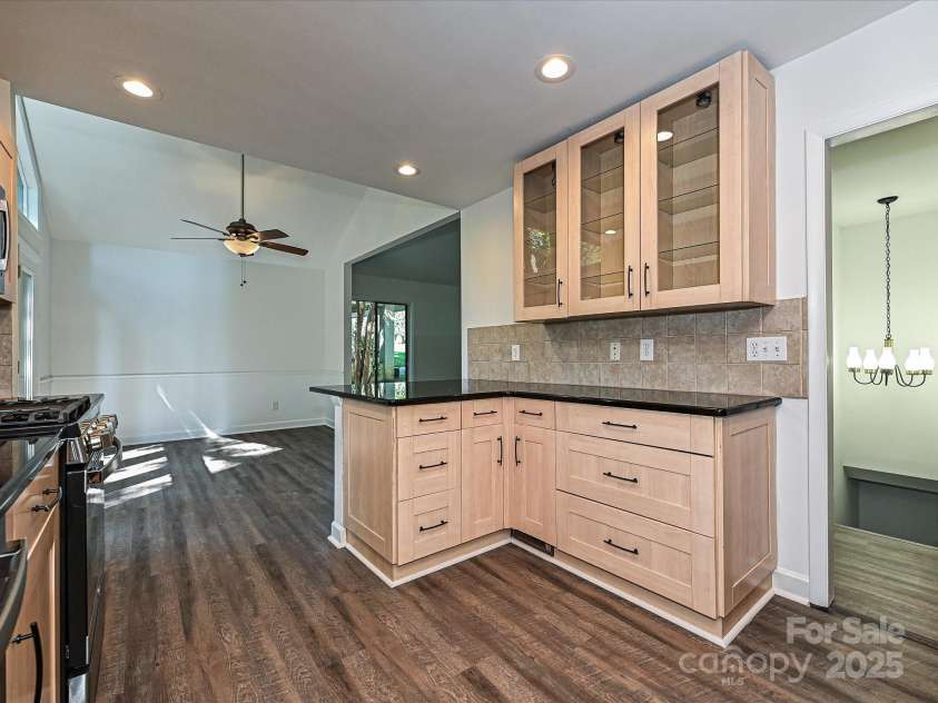 6745 Thermal Road, Charlotte, NC 28211.  MLS# CAR4245099, YatesRealty ID 7428. 