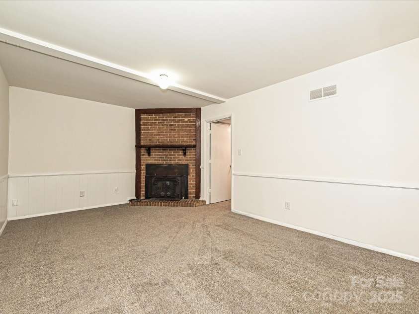 6745 Thermal Road, Charlotte, NC 28211.  MLS# CAR4245099, YatesRealty ID 7428. 