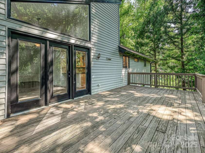 6745 Thermal Road, Charlotte, NC 28211.  MLS# CAR4245099, YatesRealty ID 7428. 