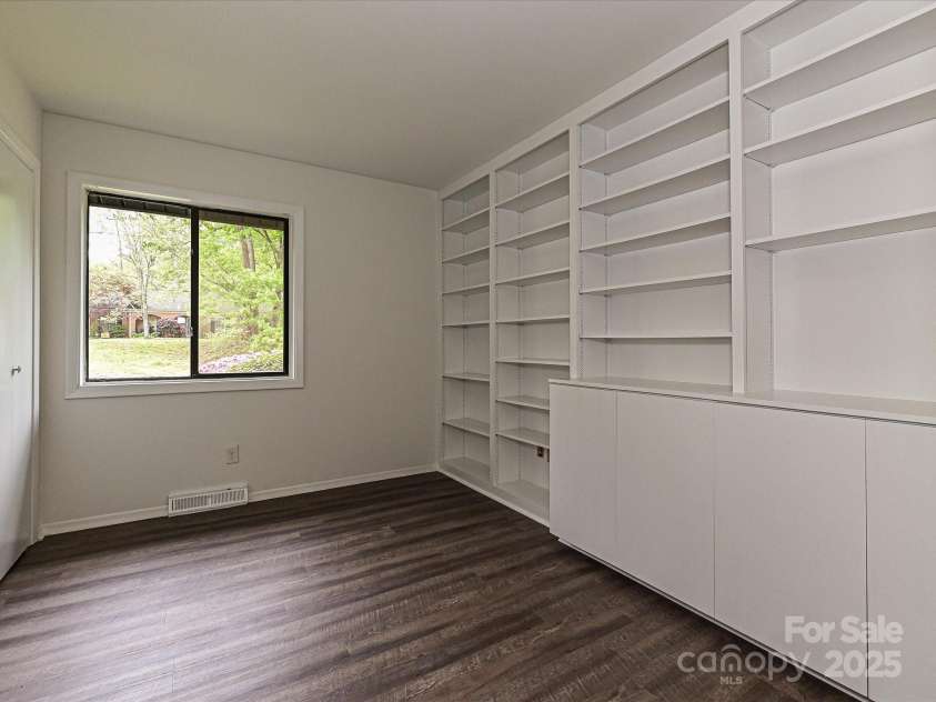 6745 Thermal Road, Charlotte, NC 28211.  MLS# CAR4245099, YatesRealty ID 7428. 