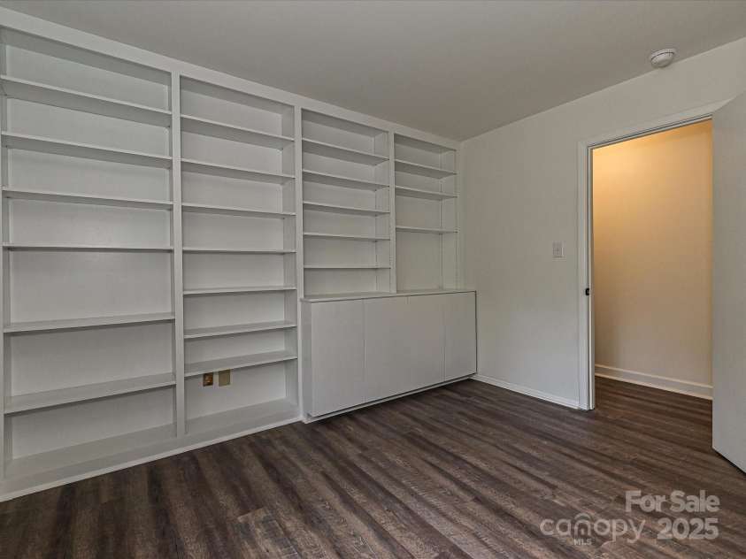 6745 Thermal Road, Charlotte, NC 28211.  MLS# CAR4245099, YatesRealty ID 7428. 