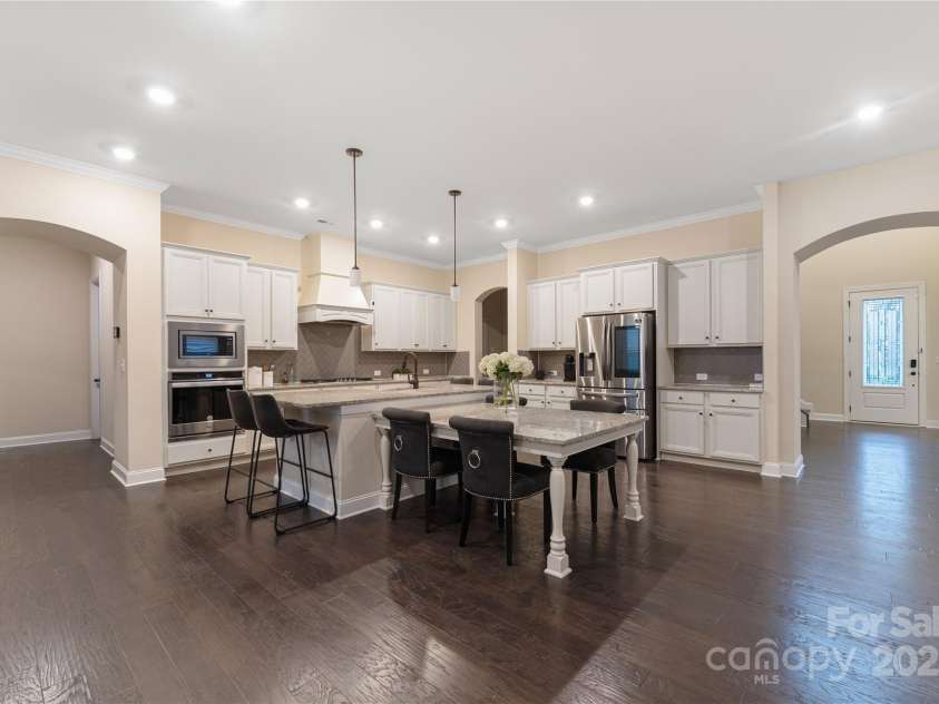 16827 Monocacy Boulevard, Huntersville, NC 28078.  MLS# CAR4188848, YatesRealty ID 7429. Gourmet kitchen w/extended island