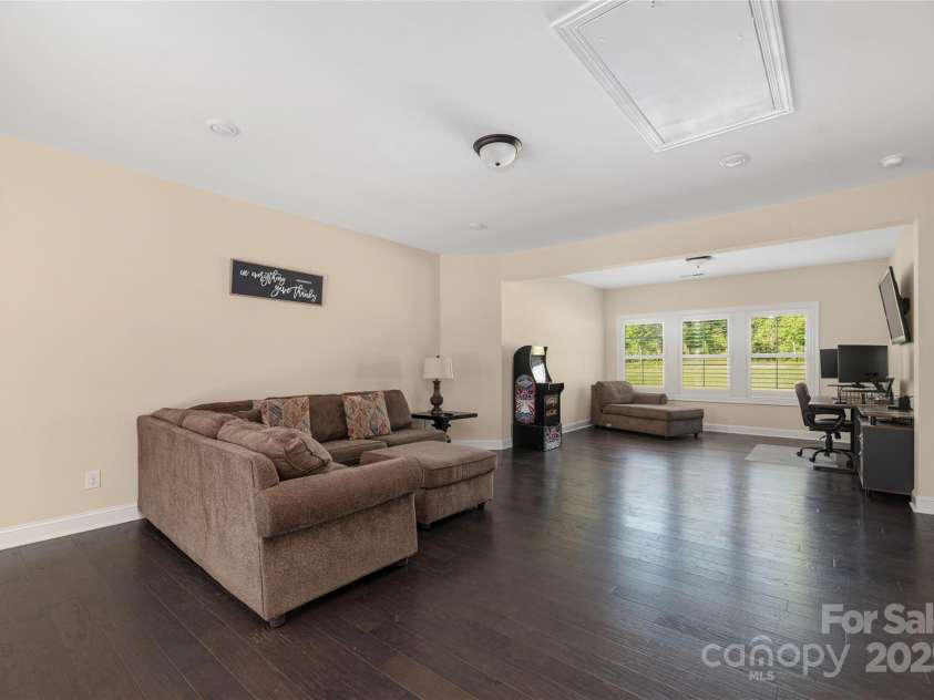 16827 Monocacy Boulevard, Huntersville, NC 28078.  MLS# CAR4188848, YatesRealty ID 7429. Huge Upstair Loft