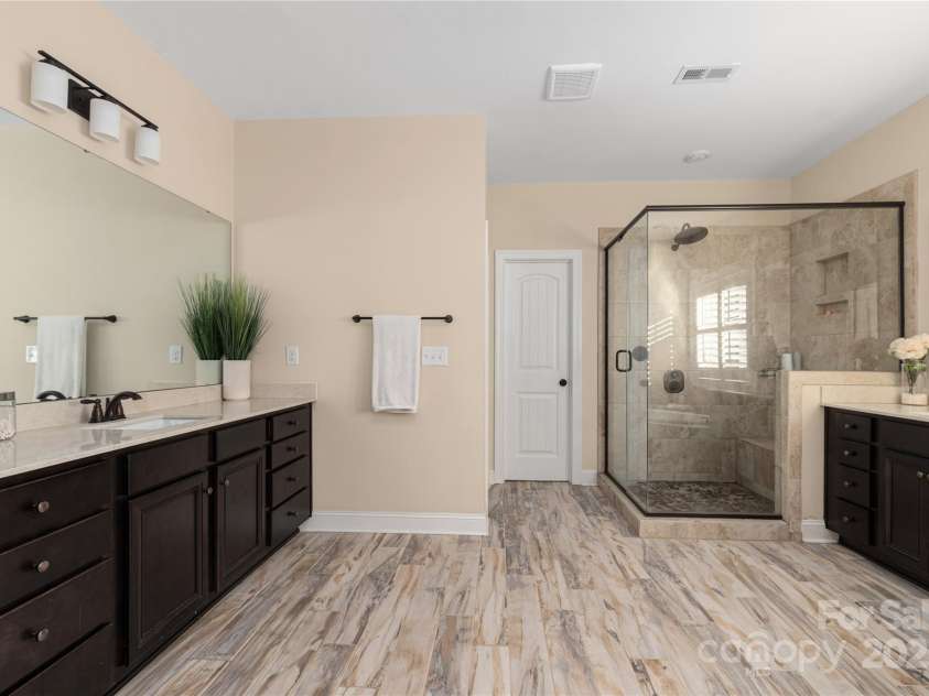 16827 Monocacy Boulevard, Huntersville, NC 28078.  MLS# CAR4188848, YatesRealty ID 7429. Owner's Bath