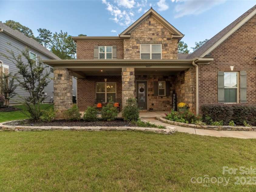 16827 Monocacy Boulevard, Huntersville, NC 28078.  MLS# CAR4188848, YatesRealty ID 7429. Welcome Home!