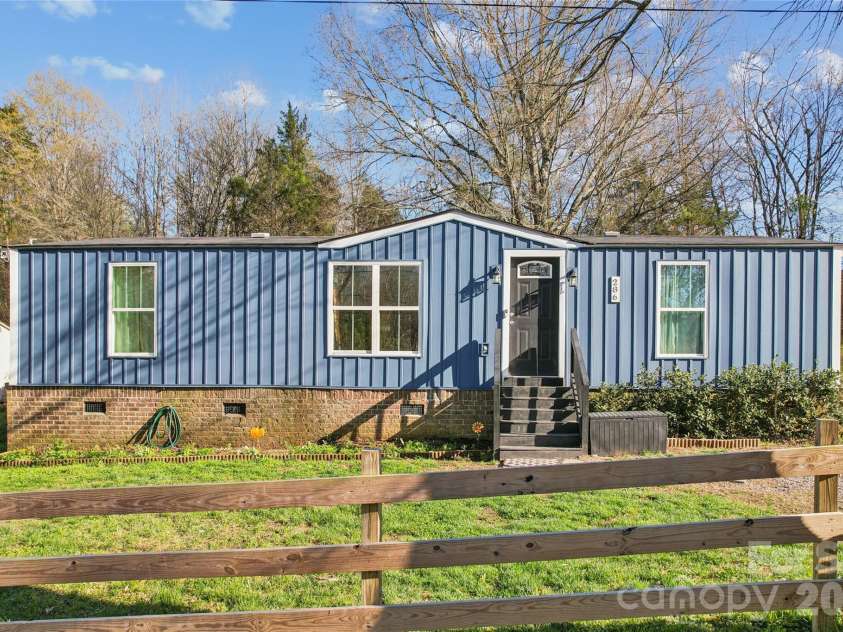 286 Epworth Street, Concord, NC 28027.  MLS# CAR4358719, YatesRealty ID 7429. 