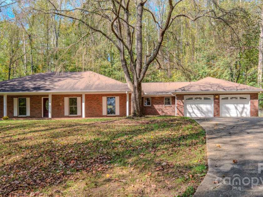 35 Byrd Road, Candler, NC 28715.  MLS# CAR4314143, YatesRealty ID 743. 