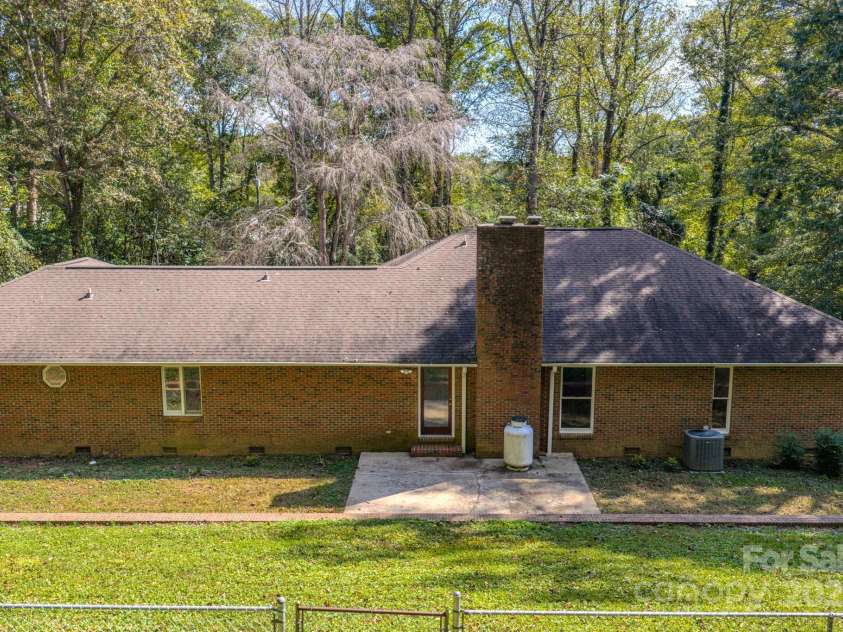 35 Byrd Road, Candler, NC 28715.  MLS# CAR4314143, YatesRealty ID 743. Fenced back yard with patio