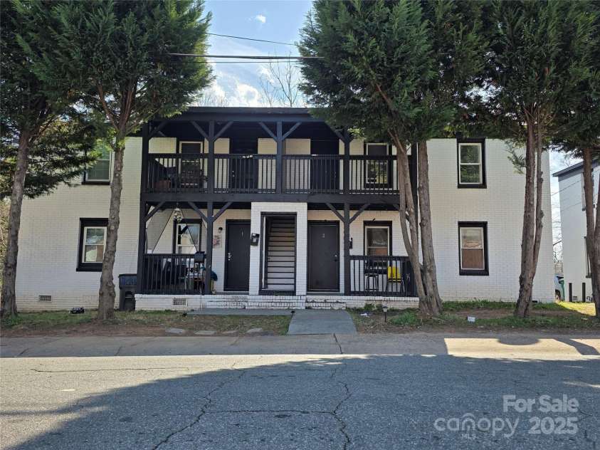1519 and 1521 Montgomery Street, Charlotte, NC 28216.  MLS# CAR4235325, YatesRealty ID 7430. 