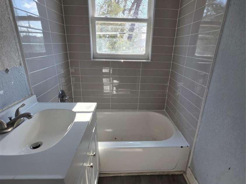 1519 and 1521 Montgomery Street, Charlotte, NC 28216.  MLS# CAR4235325, YatesRealty ID 7430. 