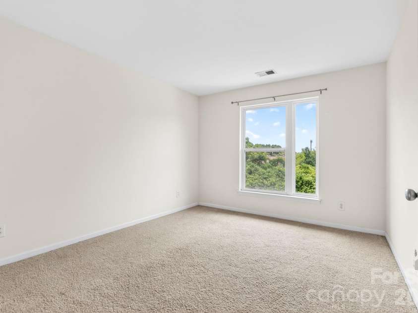 649 Raphael Place, Charlotte, NC 28205.  MLS# CAR4392516, YatesRealty ID 7431. 