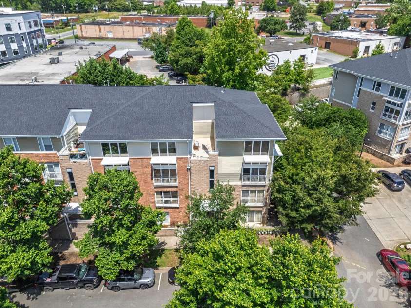 649 Raphael Place, Charlotte, NC 28205.  MLS# CAR4392516, YatesRealty ID 7431. 
