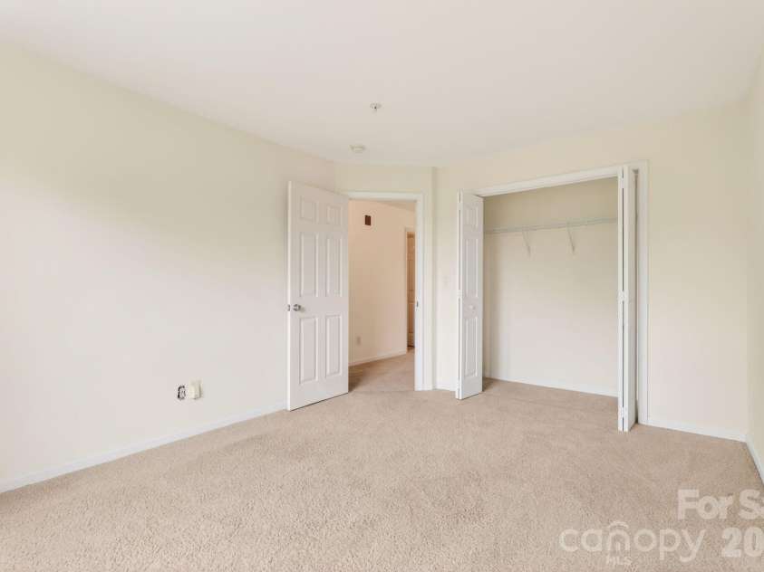 649 Raphael Place, Charlotte, NC 28205.  MLS# CAR4392516, YatesRealty ID 7431. Guest 1