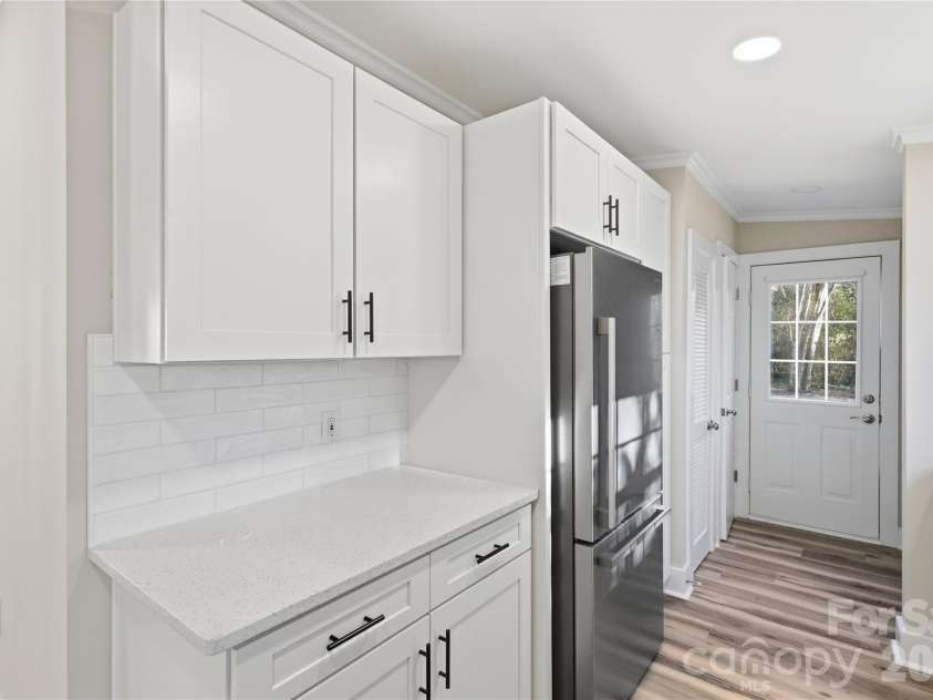 3313 Weeping Willow Drive, Concord, NC 28027.  MLS# CAR4349604, YatesRealty ID 7432. Kitchen