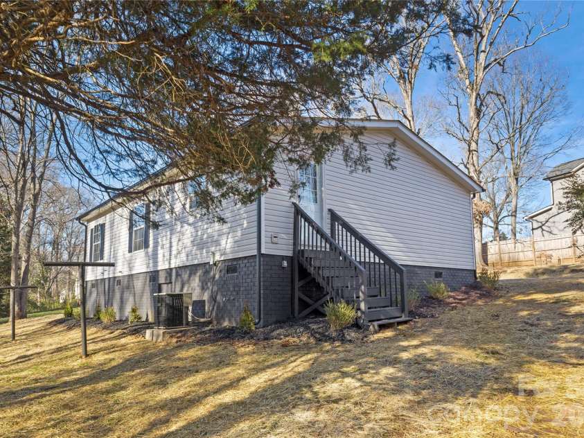 3313 Weeping Willow Drive, Concord, NC 28027.  MLS# CAR4349604, YatesRealty ID 7432. Side view