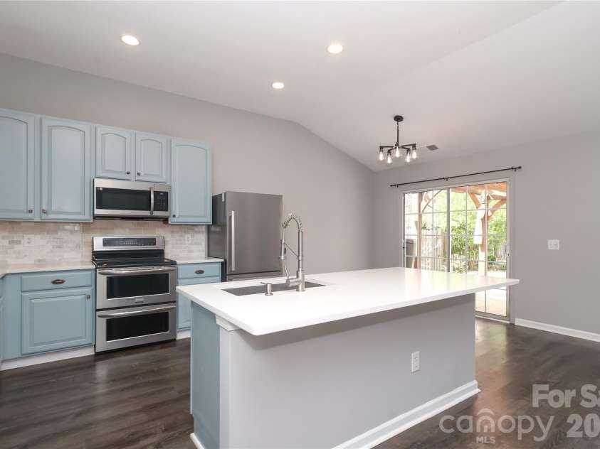 9506 Scotland Hall Court, Charlotte, NC 28277.  MLS# CAR4361166, YatesRealty ID 7433. 