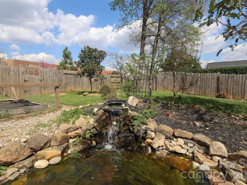 9506 Scotland Hall Court, Charlotte, NC 28277.  MLS# CAR4361166, YatesRealty ID 7433. 