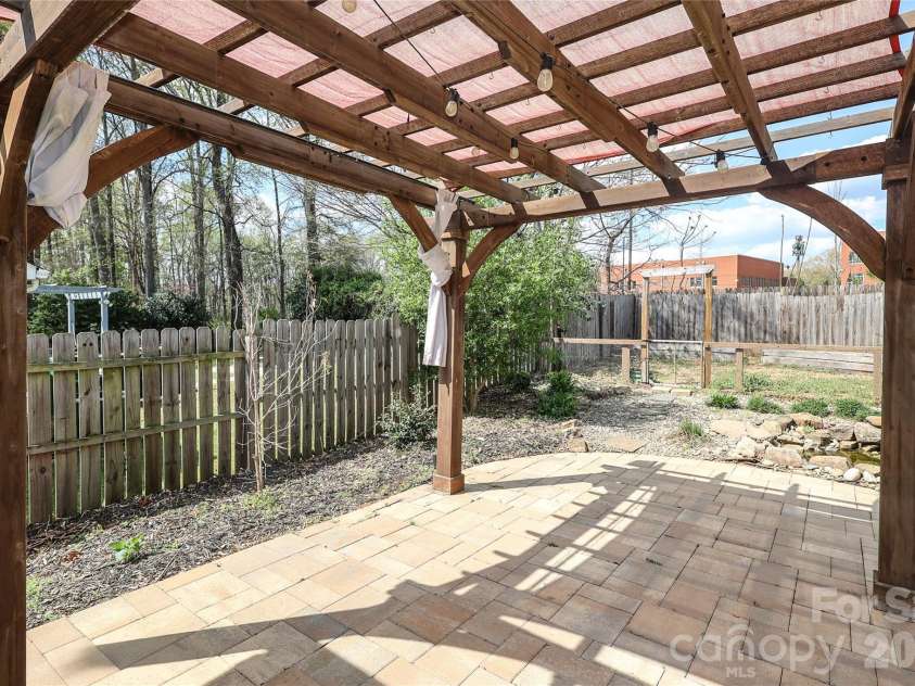 9506 Scotland Hall Court, Charlotte, NC 28277.  MLS# CAR4361166, YatesRealty ID 7433. 