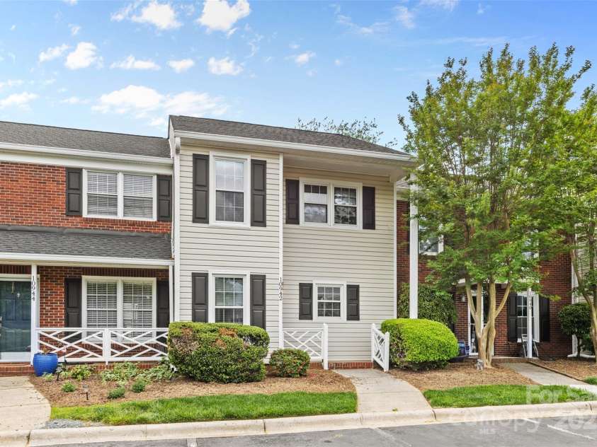 10942 Winterbourne Court, Charlotte, NC 28277.  MLS# CAR4246221, YatesRealty ID 7434. 