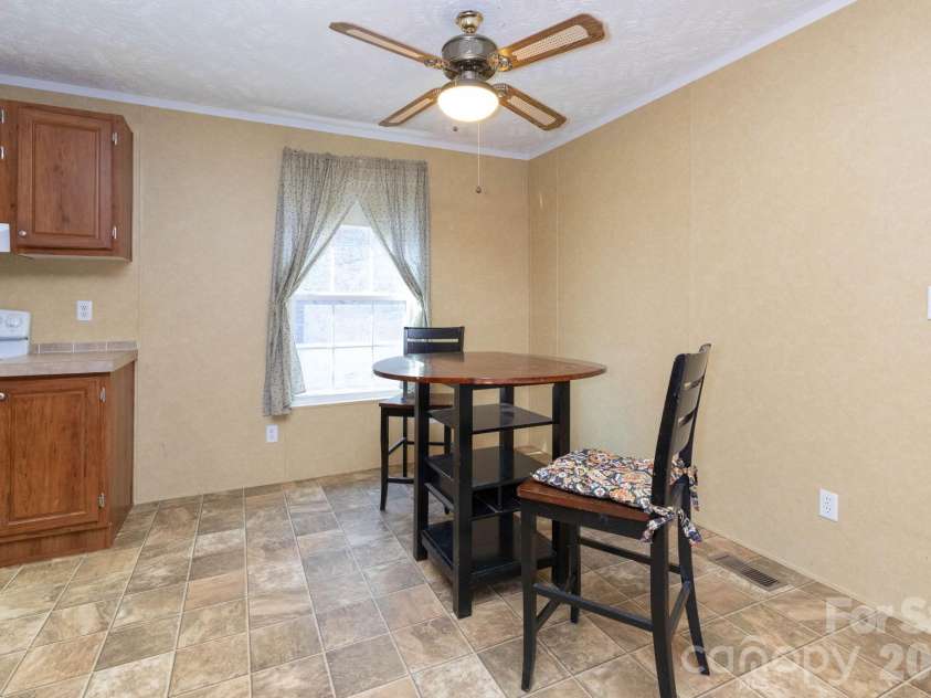 87 Hickory Nut Trace, Old Fort, NC 28762.  MLS# CAR4335774, YatesRealty ID 7435. Dining Area