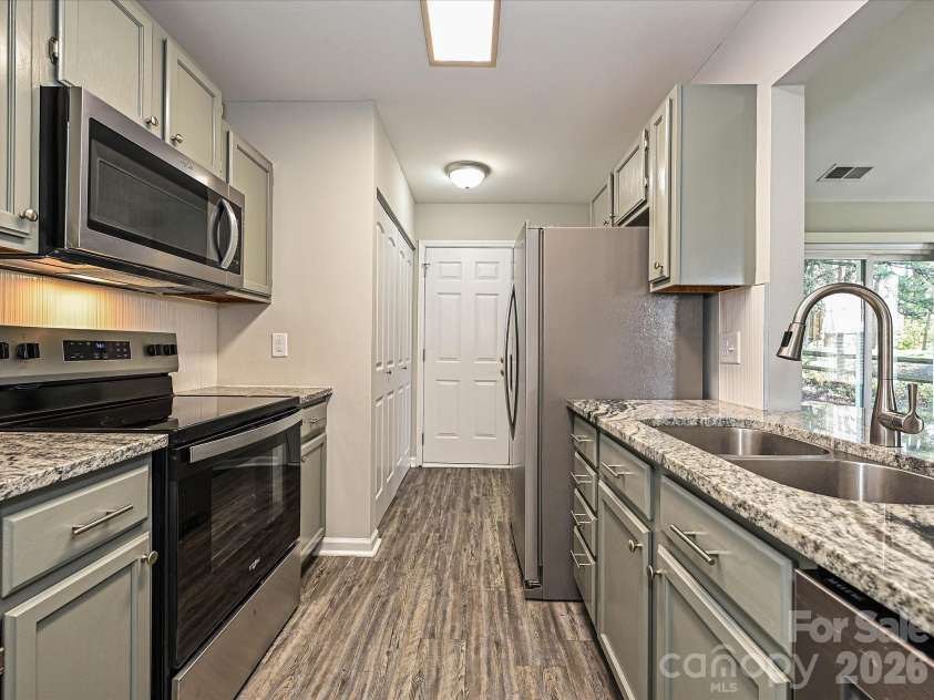 1225 Eagles Landing Drive, Charlotte, NC 28214.  MLS# CAR4357532, YatesRealty ID 7436. 
