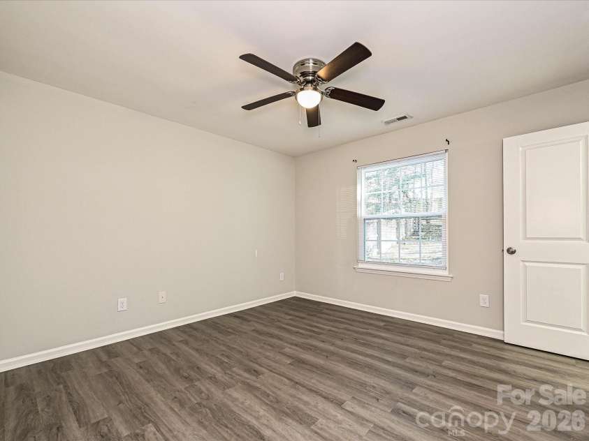 1225 Eagles Landing Drive, Charlotte, NC 28214.  MLS# CAR4357532, YatesRealty ID 7436. 