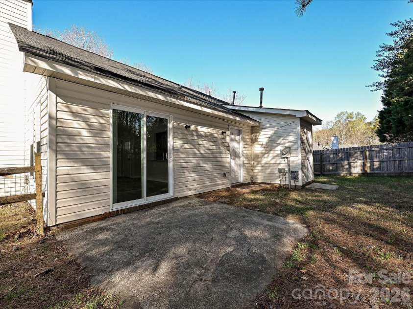 1225 Eagles Landing Drive, Charlotte, NC 28214.  MLS# CAR4357532, YatesRealty ID 7436. 