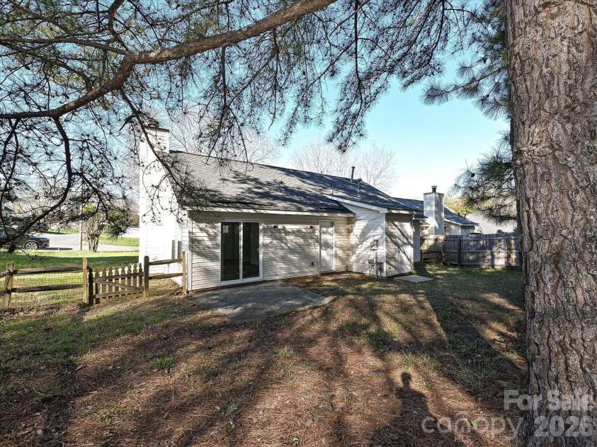 1225 Eagles Landing Drive, Charlotte, NC 28214.  MLS# CAR4357532, YatesRealty ID 7436. 