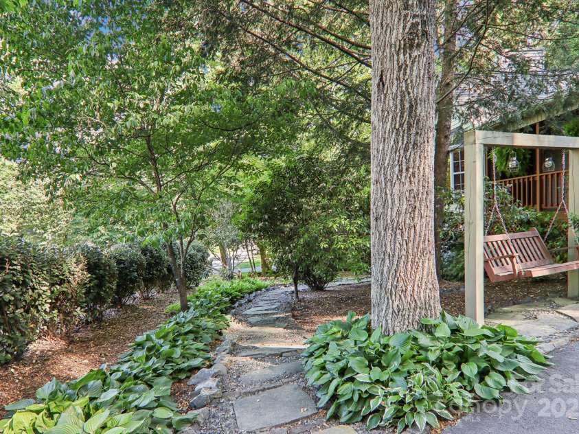 123 Brandymill Loop, Etowah, NC 28729.  MLS# CAR4264778, YatesRealty ID 7437. 