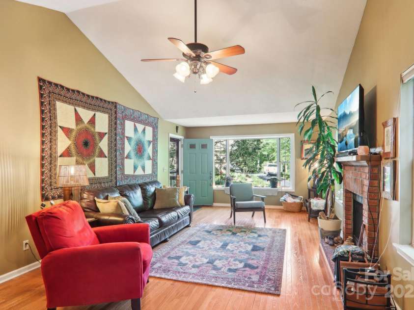 123 Brandymill Loop, Etowah, NC 28729.  MLS# CAR4264778, YatesRealty ID 7437. 