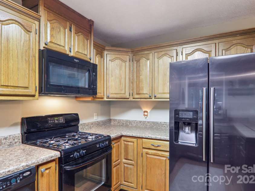 123 Brandymill Loop, Etowah, NC 28729.  MLS# CAR4264778, YatesRealty ID 7437. 