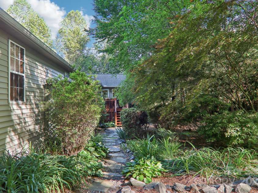 123 Brandymill Loop, Etowah, NC 28729.  MLS# CAR4264778, YatesRealty ID 7437. 